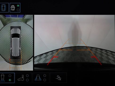 Used 2025 GMC Yukon XL AT4 Ultimate image 32