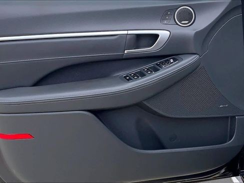 Used 2020 Hyundai Sonata Limited FWD image 22