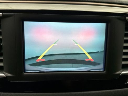 Used 2023 Chrysler Voyager LX image 15