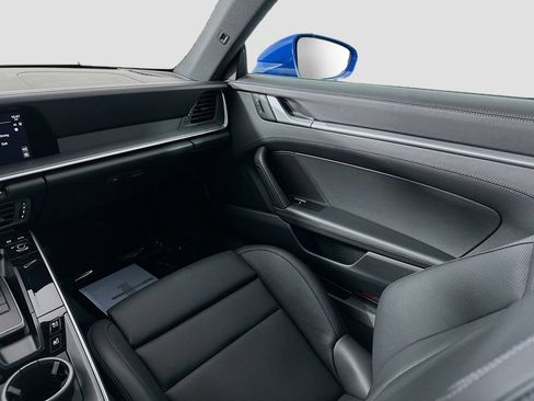 Certified 2025 Porsche 911 Carrera RWD image 25