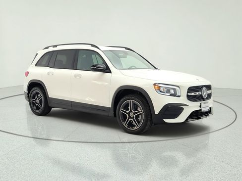 Used 2023 Mercedes-Benz GLB 250 image 3