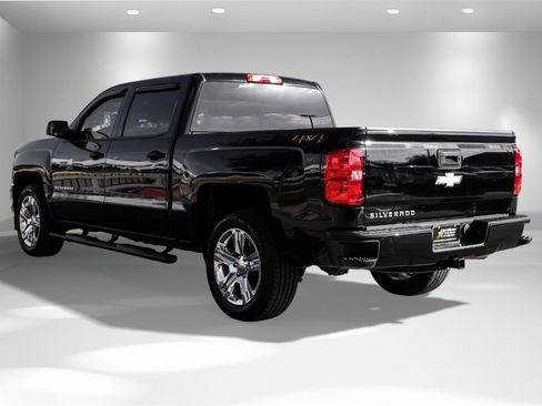 Used 2018 Chevrolet Silverado 1500 Custom w/ Custom Value Package image 8