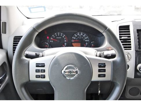 Used 2015 Nissan Frontier SV RWD image 9