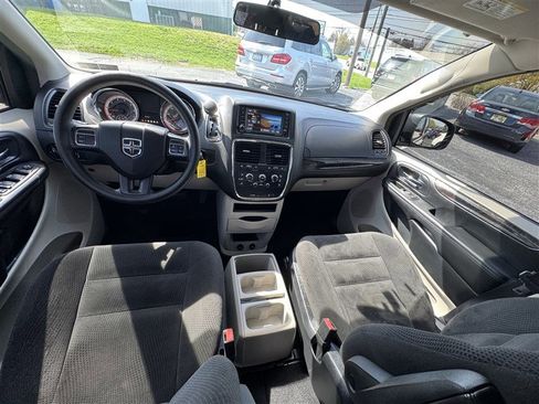 Used 2016 Dodge Grand Caravan SE w/ Quick Order Package 29E SE image 9