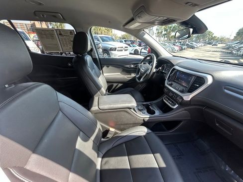 Used 2023 GMC Acadia SLT image 25