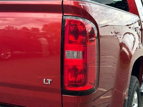 Used 2016 Chevrolet Colorado LT AWD/4WD image 10