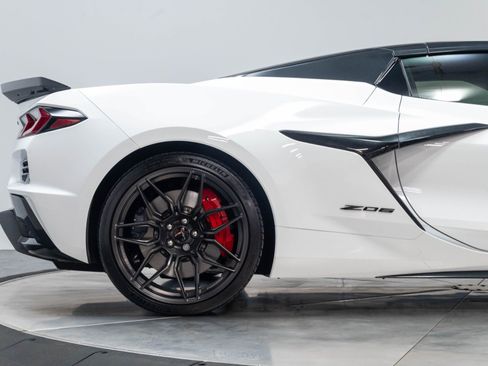 Used 2023 Chevrolet Corvette Z06 RWD image 24