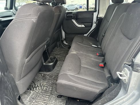 Used 2013 Jeep Wrangler Unlimited Sahara w/ Connectivity Group image 13