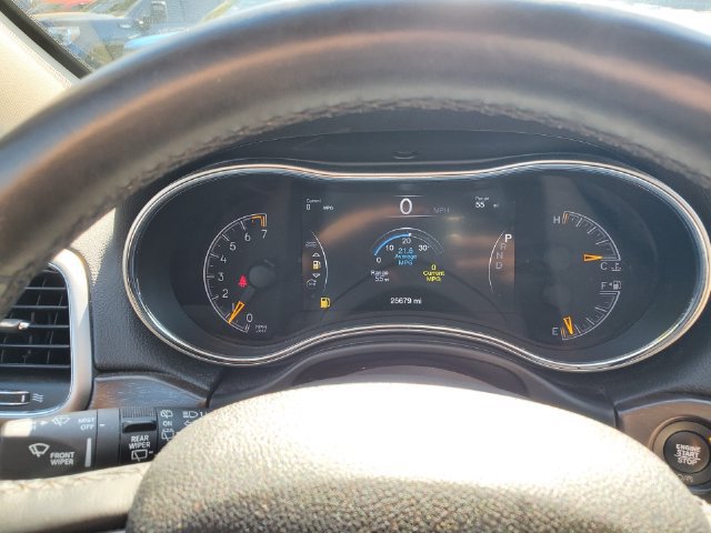 Used 2018 Jeep Grand Cherokee Limited AWD/4WD image 10