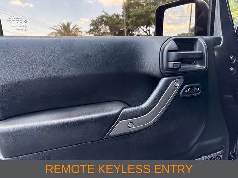 Used 2018 Jeep Wrangler Unlimited Sport S AWD/4WD image 3