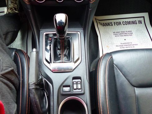 Used 2020 Subaru Crosstrek 2.0i Limited w/ Moonroof Package w/Navigation image 36