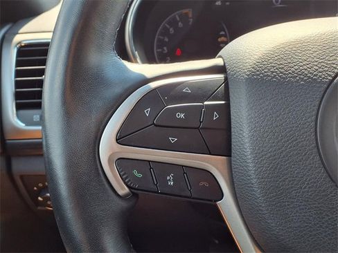 Used 2022 Jeep Grand Cherokee Laredo X image 12