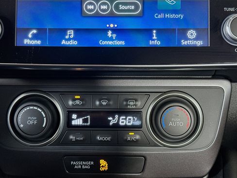 Used 2024 Nissan Leaf S FWD image 23