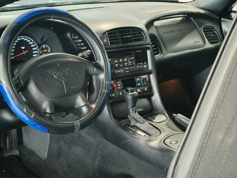 Used 2002 Chevrolet Corvette Convertible w/ Preferred Equipment Group2 RWD image 14