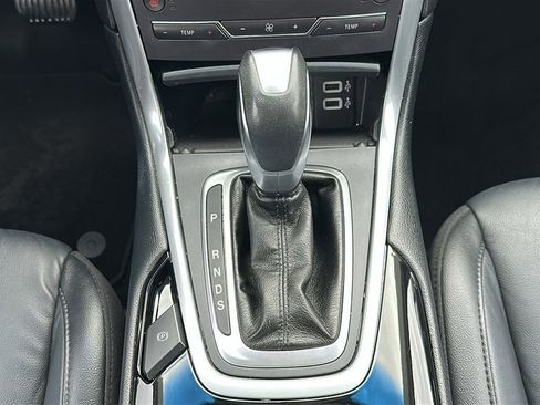 Used 2016 Ford Edge Titanium w/ Technology Package FWD image 28