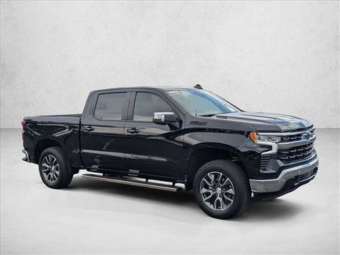 Used 2024 Chevrolet Silverado 1500 LT AWD/4WD image 3
