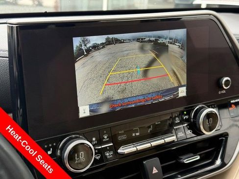 Used 2023 Toyota Highlander Limited AWD/4WD image 24