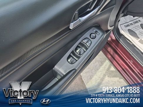 Used 2025 Nissan Altima 2.5 SV FWD image 11