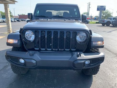 Used 2023 Jeep Gladiator Sport AWD/4WD image 9