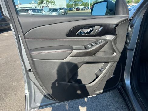 Used 2023 Chevrolet Traverse RS w/ LPO, Floor Liner Package AWD/4WD image 9