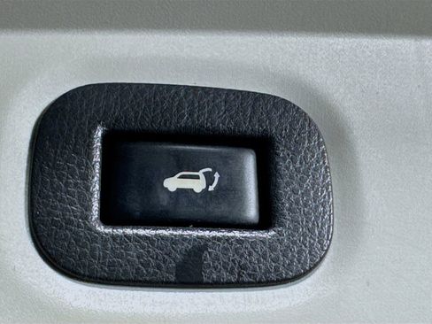 Used 2017 Nissan Rogue SL w/ SL Premium Package image 33