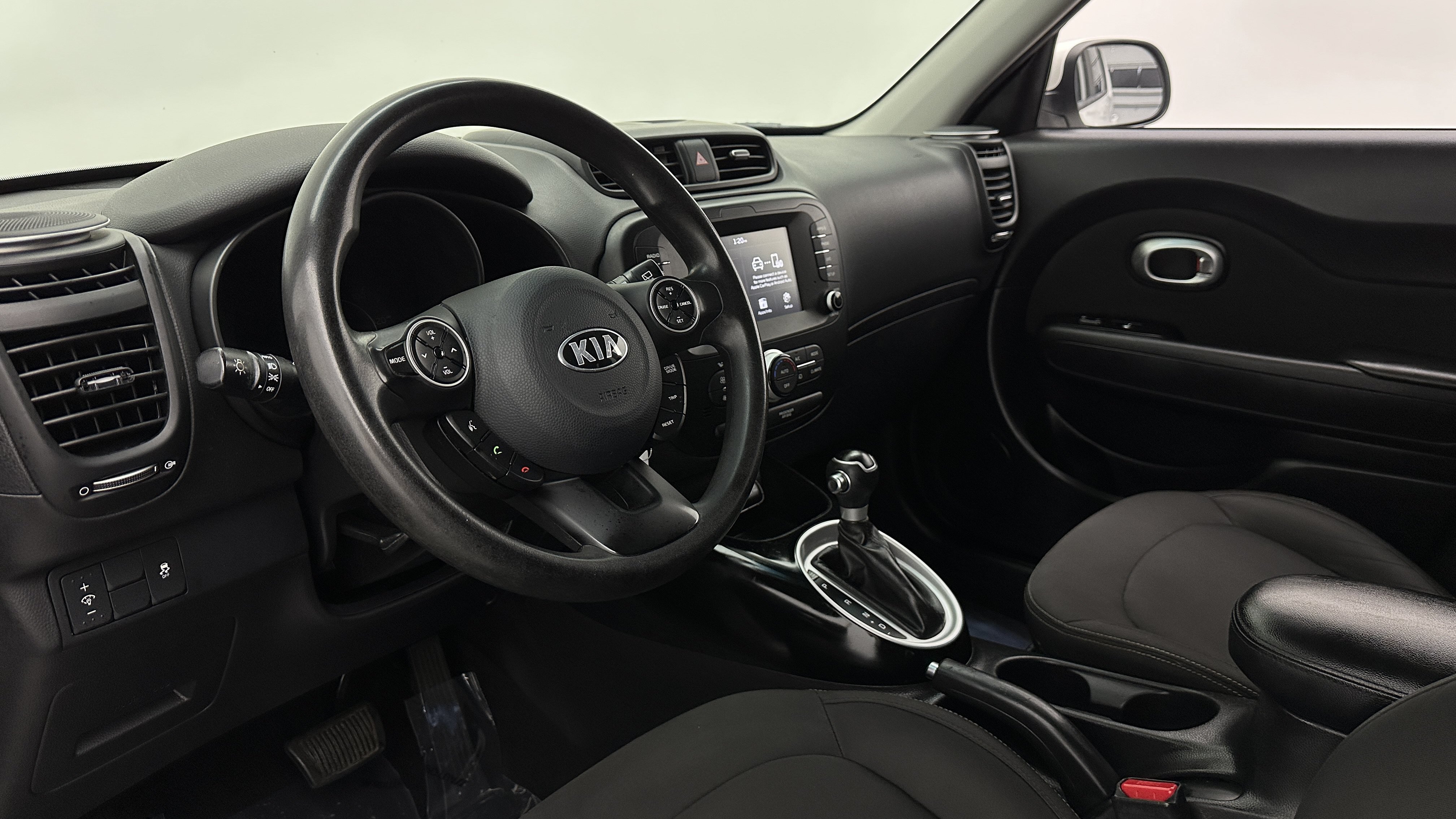 Used 2018 Kia Soul w/ Option Group 020 FWD image 11