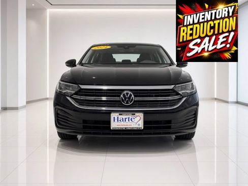 Used 2024 Volkswagen Jetta SE FWD image 4