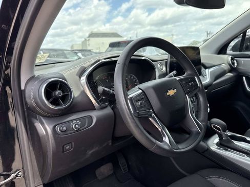 Used 2025 Chevrolet Blazer LT FWD image 21