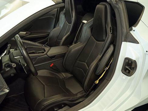 Used 2021 Chevrolet Corvette Stingray Coupe w/ Z51 Performance Package RWD image 9