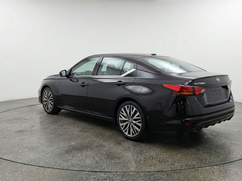 Used 2025 Nissan Altima 2.5 SV image 6