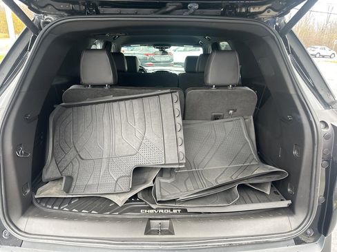 Used 2022 Chevrolet Traverse LT w/ Midnight/Sport Edition image 35