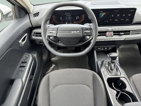 New 2026 Kia K4 FWD image 16
