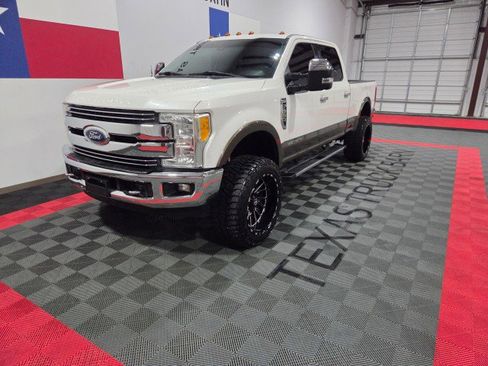 Used 2017 Ford F350 Lariat w/ Lariat Ultimate Package image 3