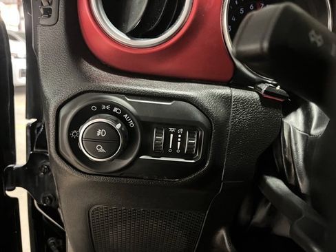 Used 2022 Jeep Gladiator Rubicon w/ LED Lighting Group image 19