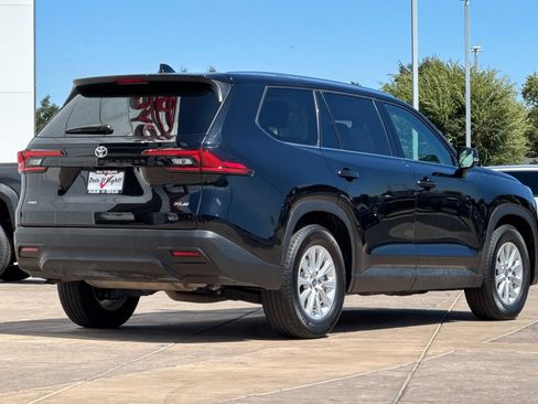 Used 2025 Toyota Grand Highlander AWD image 4