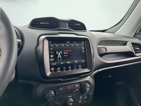 Used 2023 Jeep Renegade Latitude AWD/4WD image 21