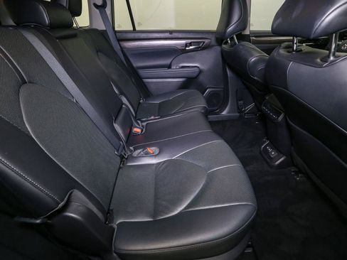 Used 2022 Toyota Highlander Limited AWD/4WD image 22
