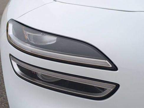Used 2025 Genesis G70 2.5T w/ Sport Prestige Package RWD image 9