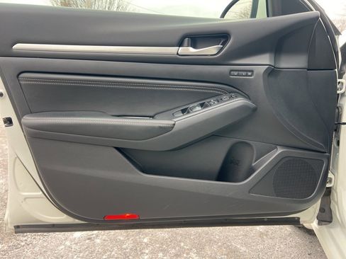 Used 2019 Nissan Altima 2.5 Platinum image 11