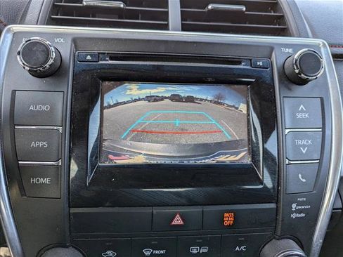 Used 2015 Toyota Camry SE image 15