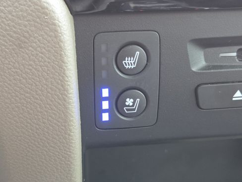 Used 2022 Honda Pilot Elite image 6