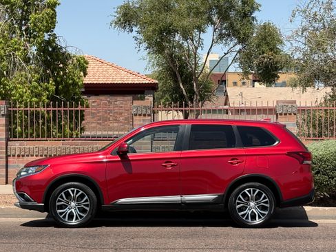 Used 2018 Mitsubishi Outlander SE FWD image 3