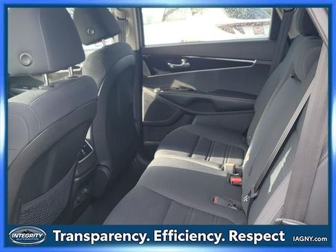Used 2019 Kia Sorento AWD w/ LX Convenience Package image 13