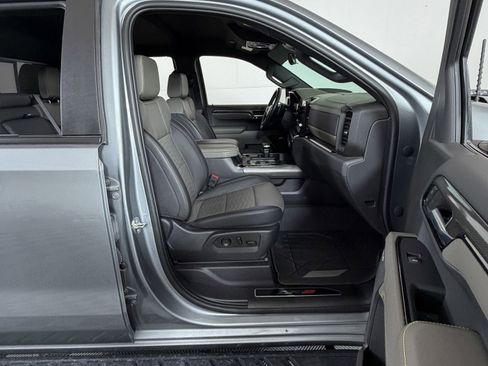 Used 2023 Chevrolet Silverado 1500 ZR2 w/ Technology Package AWD/4WD image 6