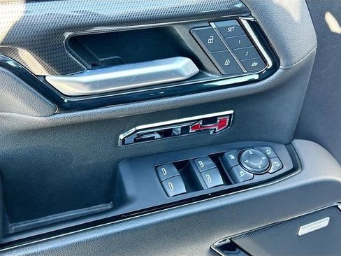 Used 2022 GMC Sierra 1500 AT4 w/ AT4 Preferred Package AWD/4WD image 19