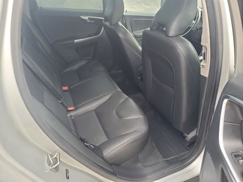 Used 2016 Volvo XC60 T5 Premier image 13