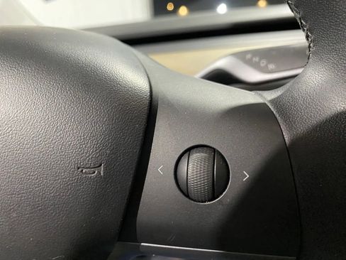 Used 2020 Tesla Model Y Performance image 17