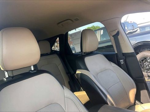 Certified 2020 Ford Escape Titanium AWD/4WD image 21