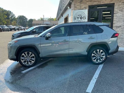 Used 2020 Toyota RAV4 XLE Premium FWD image 2