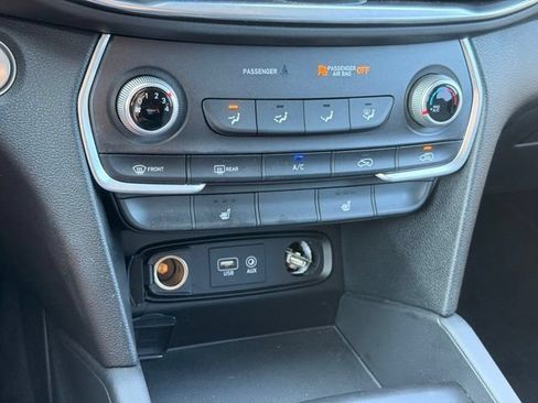 Used 2020 Hyundai Santa Fe SEL FWD image 32